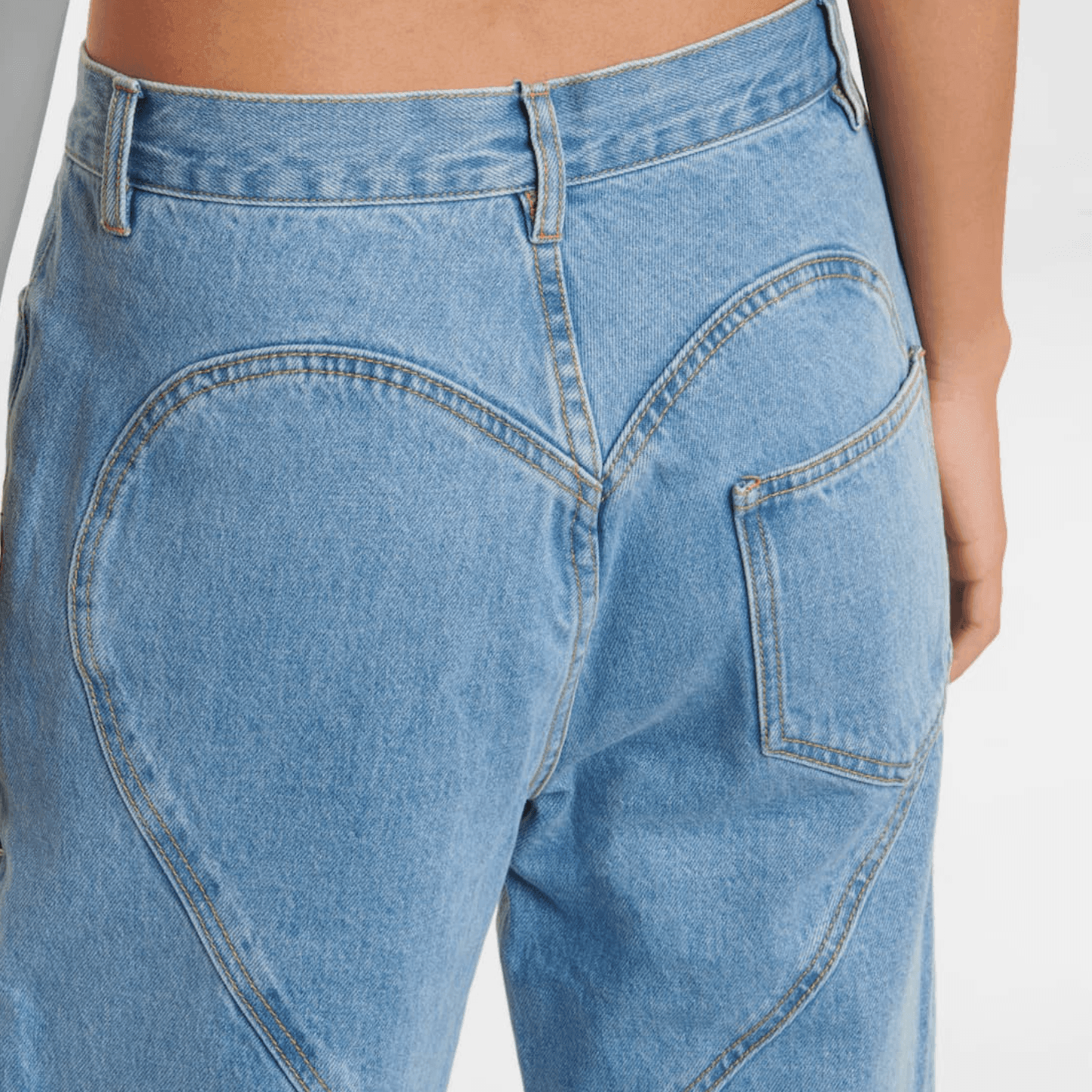 LIRIANA – jeans de tiro alto con cortes estratégicos