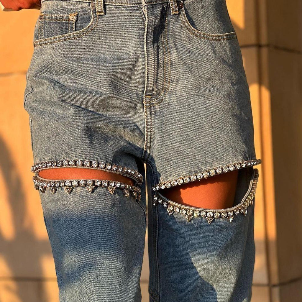 LIRIANA – jeans de tiro alto con cortes estratégicos