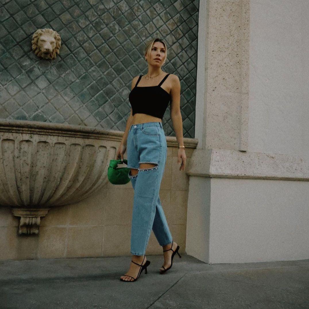 LIRIANA – jeans de tiro alto con cortes estratégicos